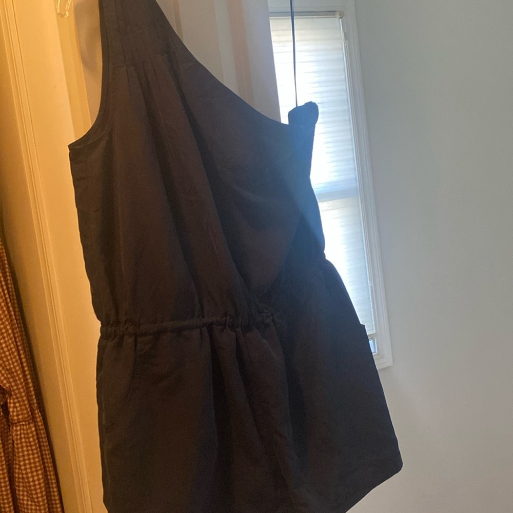 Banana Republic one shoulder romper size 10